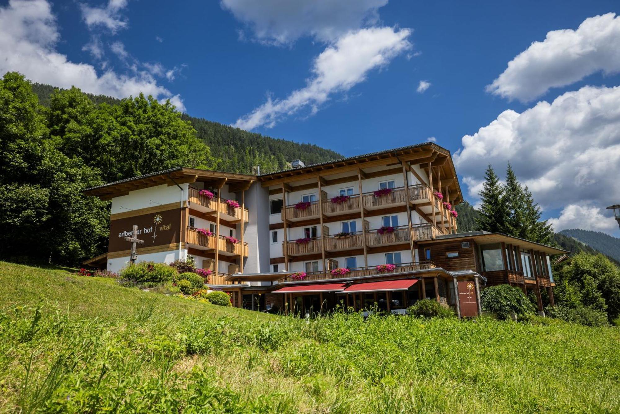 Arlbergerhof Vital Weissensee Exterior photo